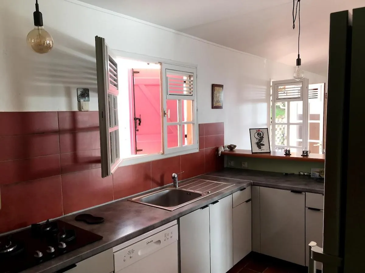 Beautiful Villa With Exceptional Views لو لامينتين 0*,