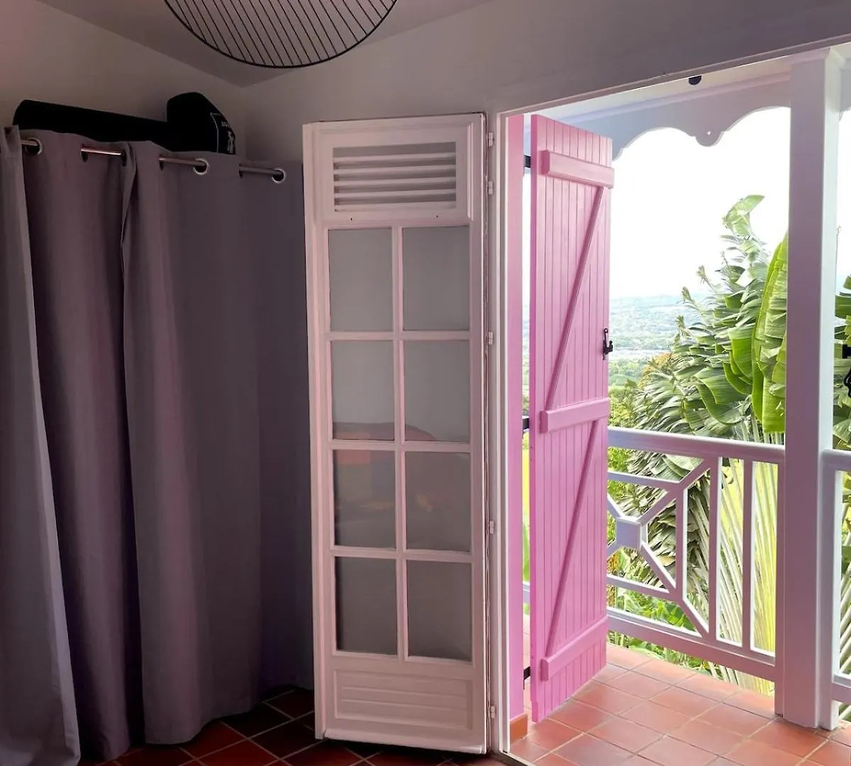 Beautiful Villa With Exceptional Views لو لامينتين